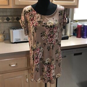 Cool Melon Floral Top Sz. XL